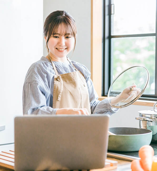 オンライン＆メールで<br />
いつでもどこでも気軽に